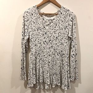 APT 9 : woman’s long sleeve